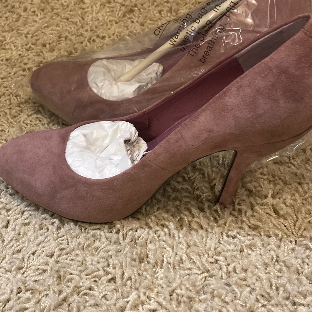 BCBGMaxAzria Mauve Suede Heels